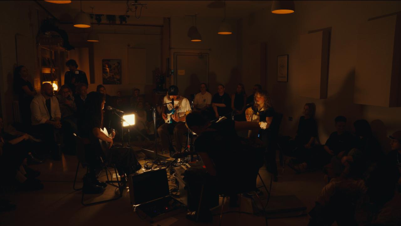 In The Round Performance
